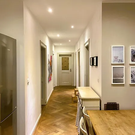 In Der Maxvorstadt Mit Gemeinschaftsbad Accommodatie bij particulieren