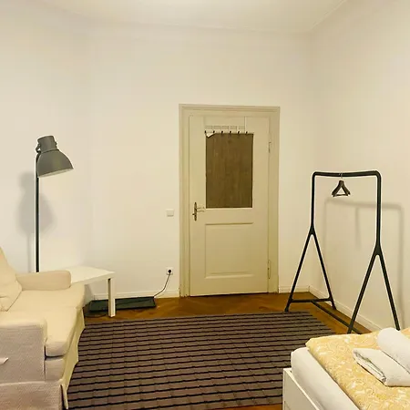 Zimmer In Der Maxvorstadt Mit Gemeinschaftsbad Homestay