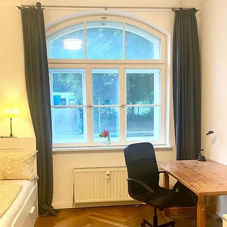 Zimmer In Der Maxvorstadt Mit Gemeinschaftsbad *