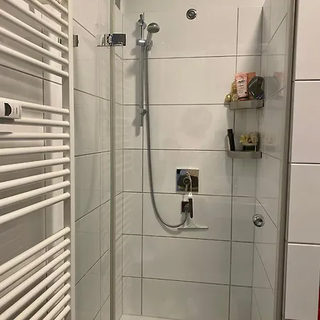 In Der Maxvorstadt Mit Gemeinschaftsbad Μόναχο