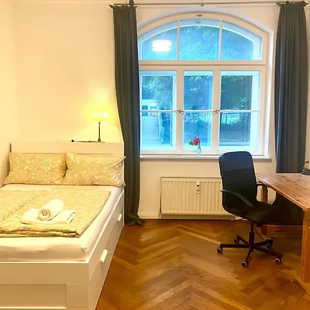 In Der Maxvorstadt Mit Gemeinschaftsbad Δωμάτια σε οικογενειακή κατοικία Μόναχο